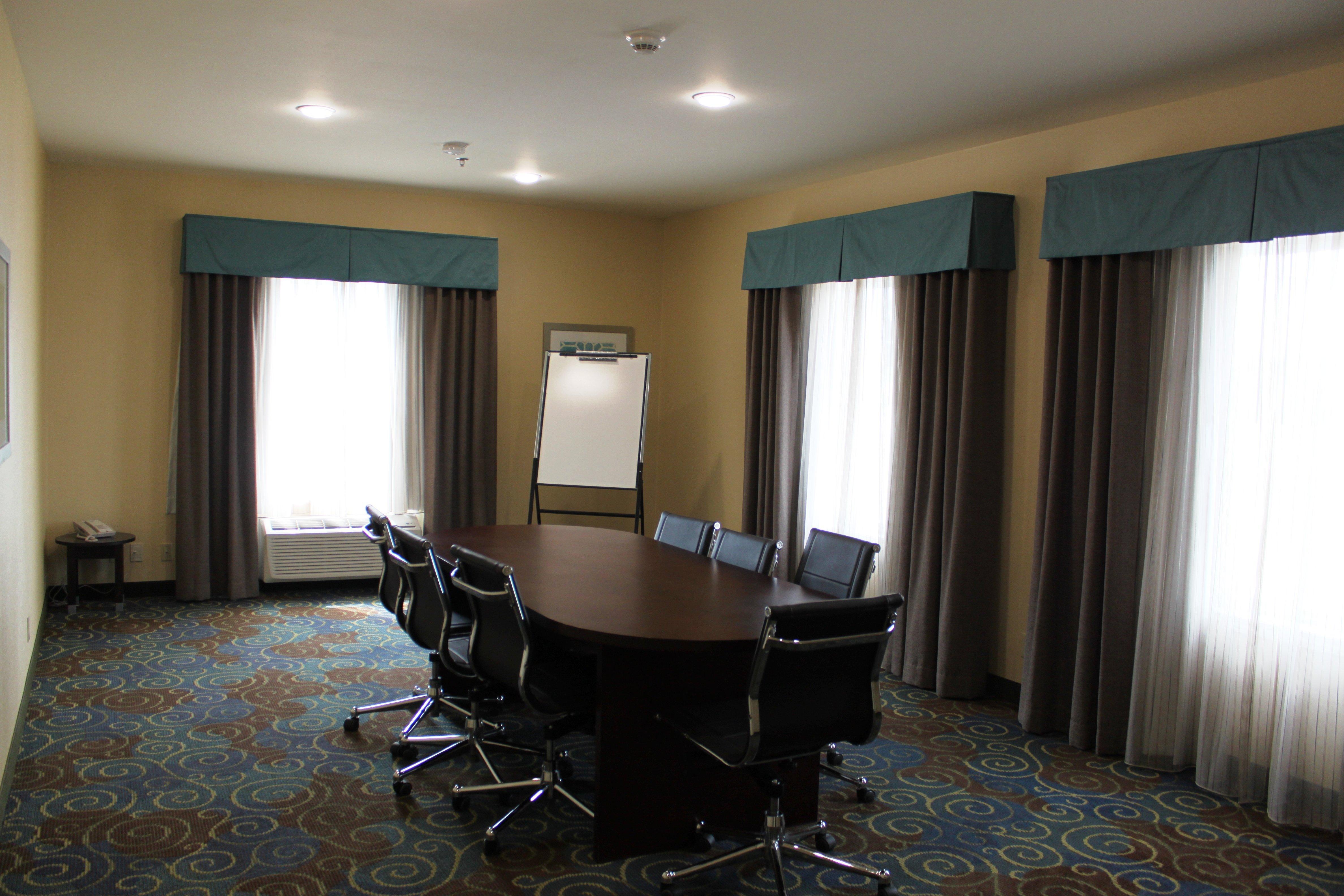 Holiday Inn Express Yorkton East By Ihg Bagian luar foto