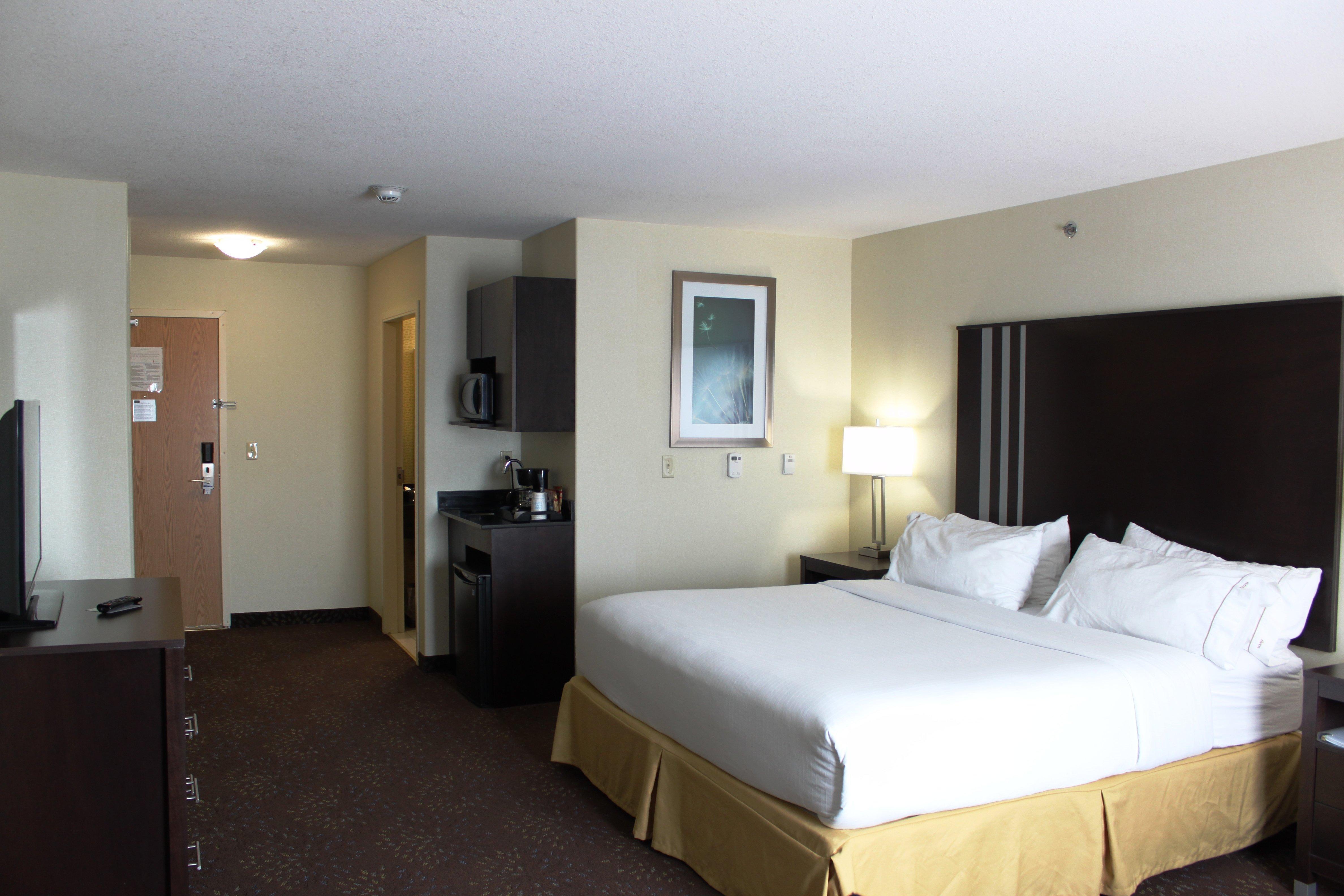 Holiday Inn Express Yorkton East By Ihg Bagian luar foto