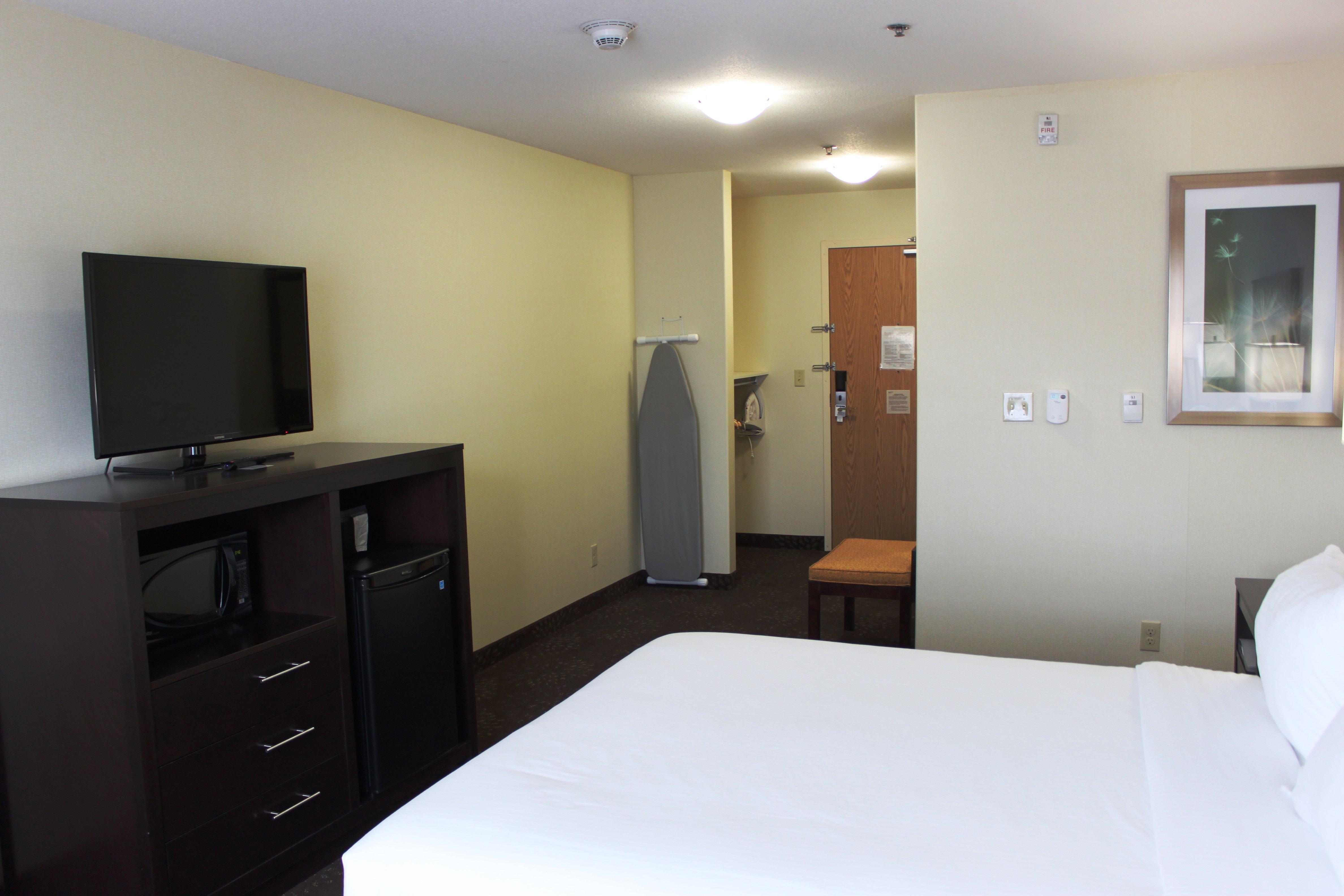 Holiday Inn Express Yorkton East By Ihg Bagian luar foto