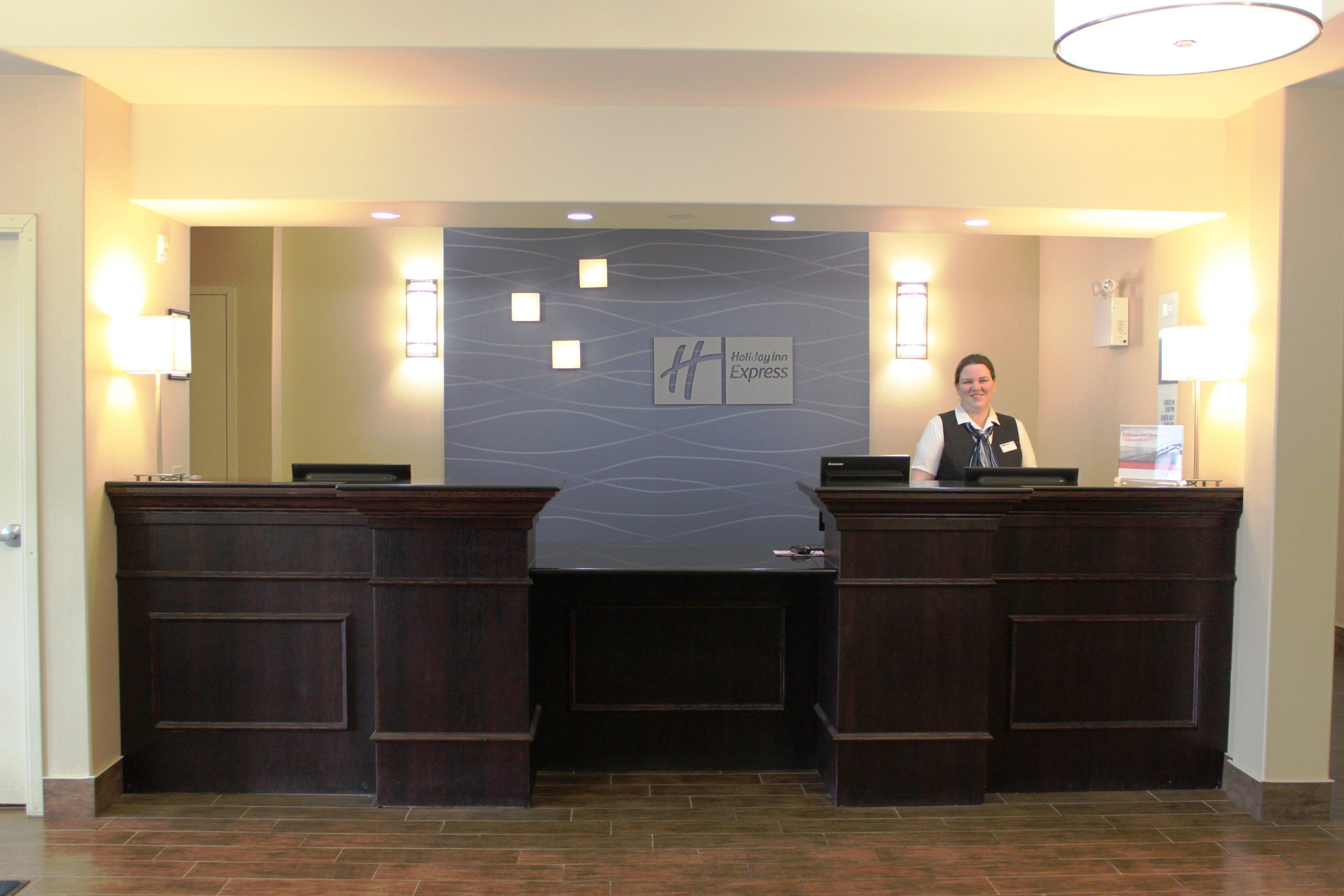 Holiday Inn Express Yorkton East By Ihg Bagian luar foto