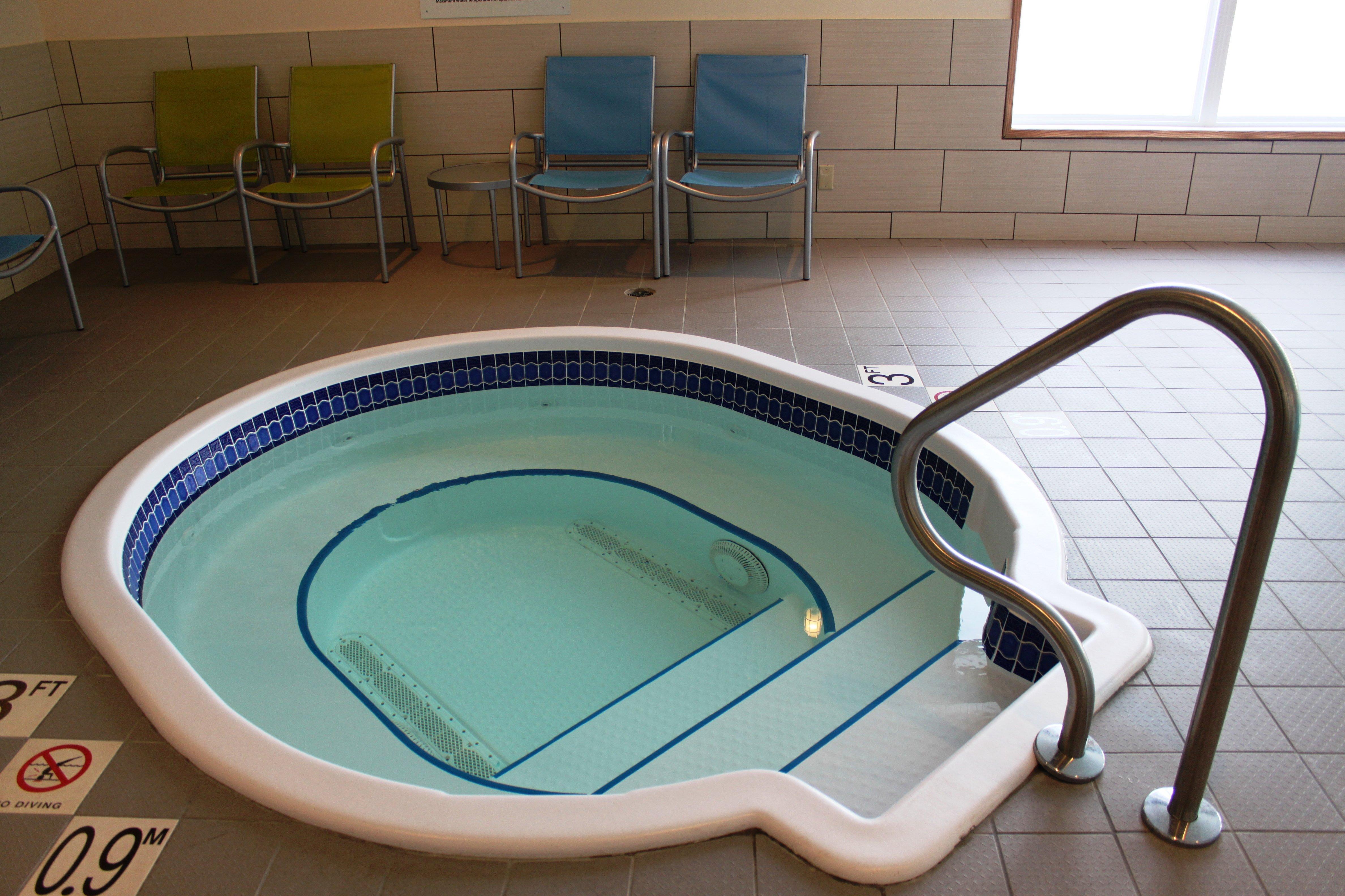 Holiday Inn Express Yorkton East By Ihg Bagian luar foto