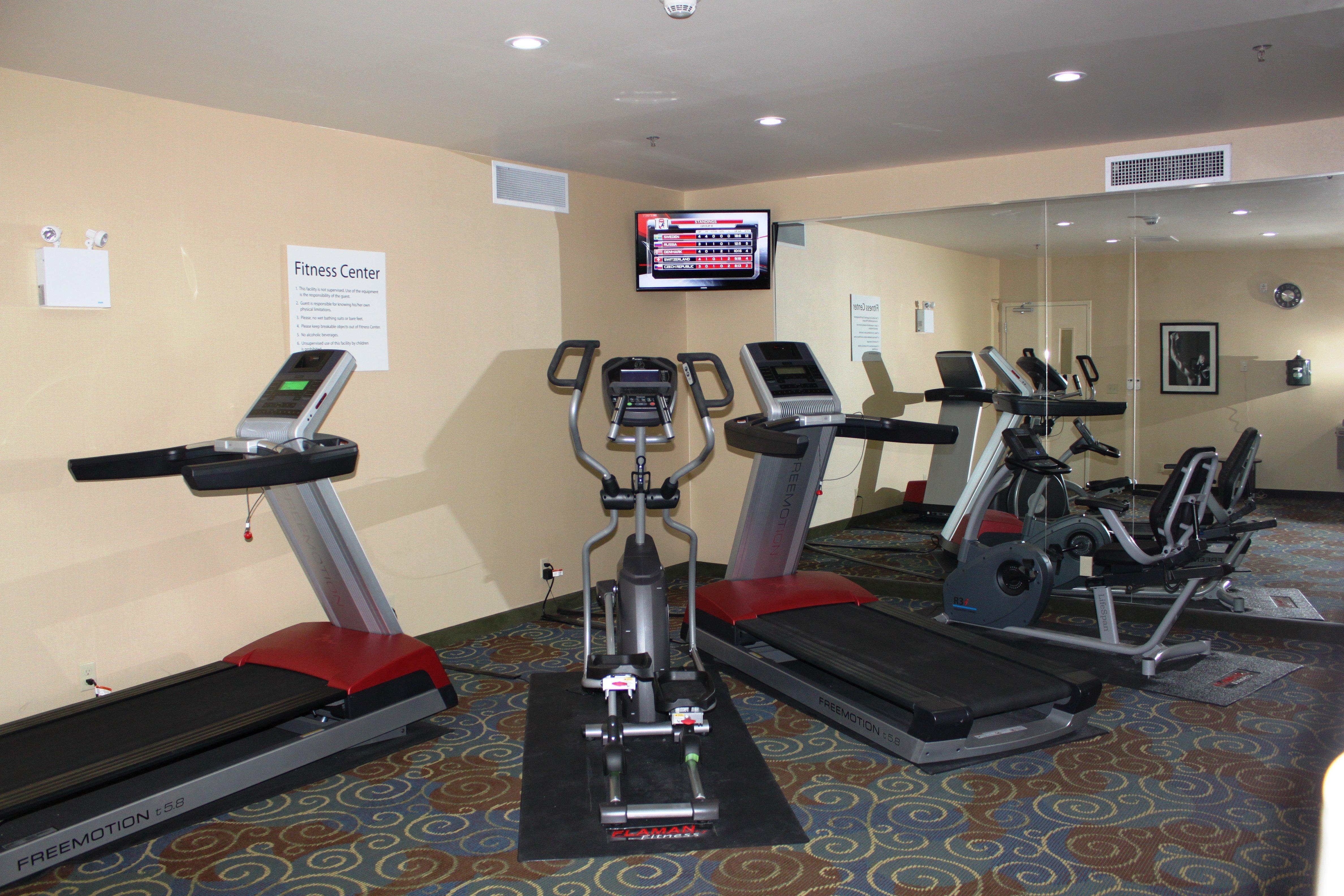 Holiday Inn Express Yorkton East By Ihg Bagian luar foto